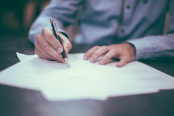 Legal rental contract documents analyzed by NLP